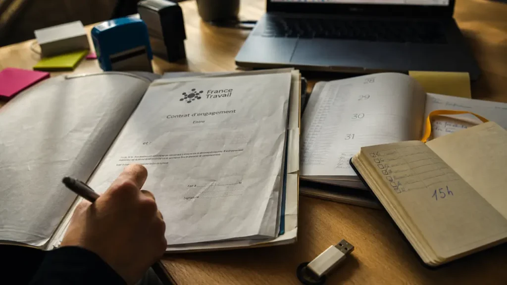 Contrat d’engagement France Travail : qui est concerné, quelles obligations, quelles sanctions ?